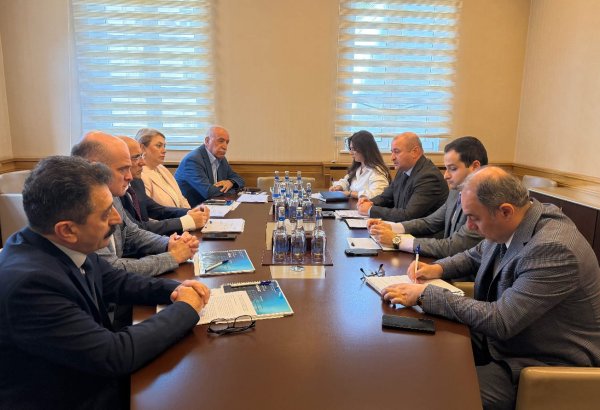 İctimai Şura üzvləri ilə dövlət borcunun idarə edilməsi istiqamətində görülən işlər müzakirə edilib