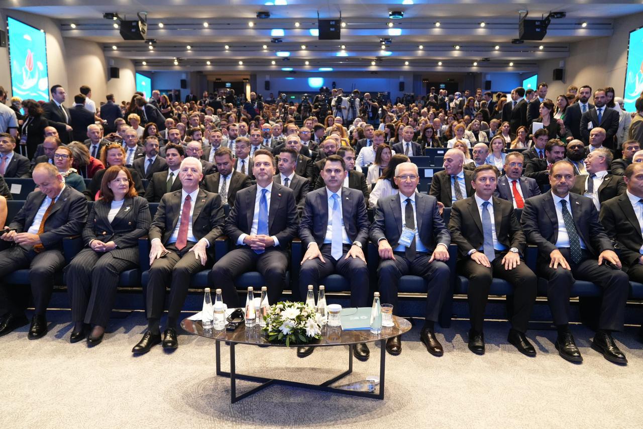 Azərbaycan nümayəndə “İstanbul İqlim Maliyyəsi Sammiti”ndə iştirak edib (FOTO)