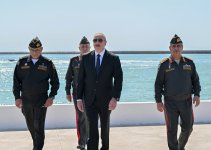 Prezident İlham Əliyev və Birinci xanım Mehriban Əliyeva Hərbi Dəniz Qüvvələrində olublar (FOTO)