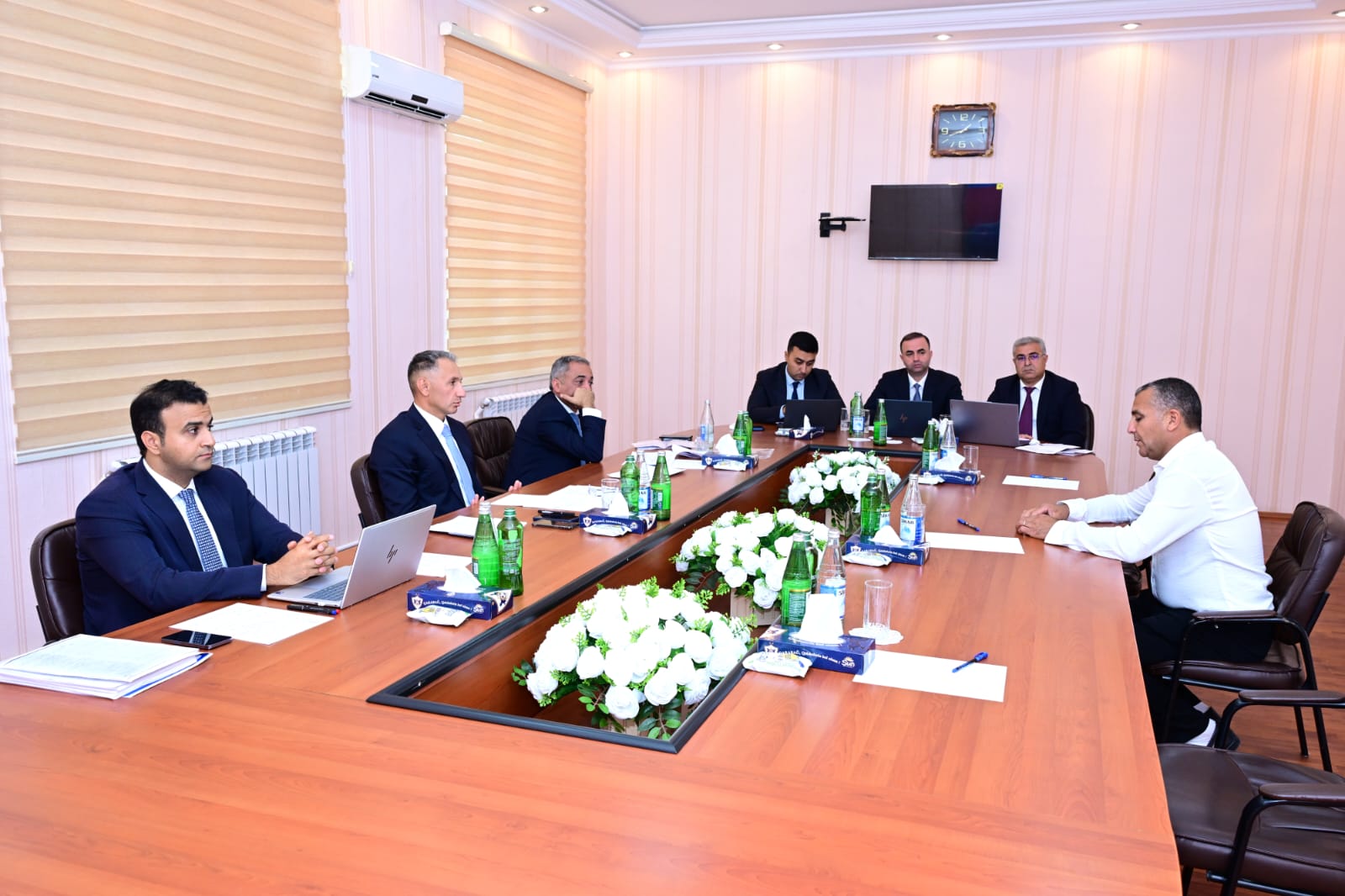 Rəqəmsal inkişaf və nəqliyyat naziri Bərdədə vətəndaşların müraciətlərini dinləyib (FOTO)