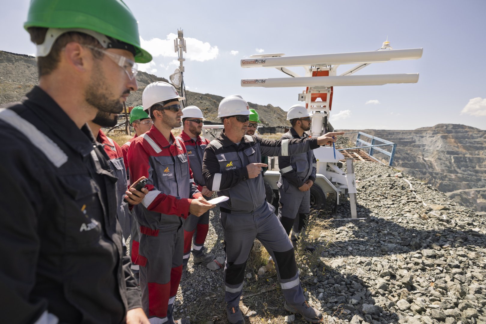 “AzerGold” Söyüdlü (Zod) qızıl yatağında ilk qazma-partlayış əməliyyatını həyata keçirib (FOTO/VİDEO)
