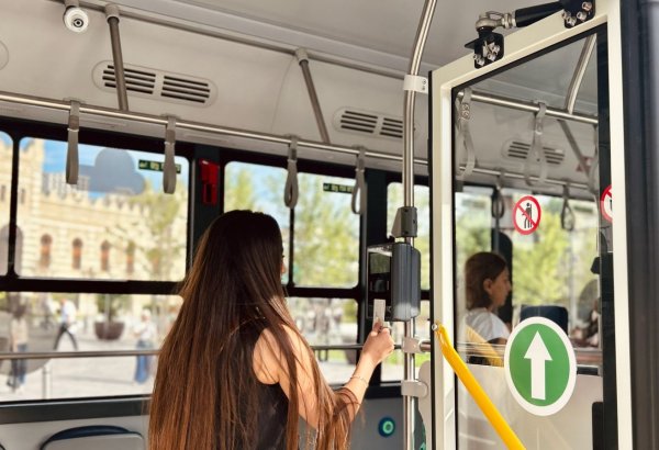 M2 nömrəli ekspres avtobuslara ikinci validator quraşdırılıb (FOTO)