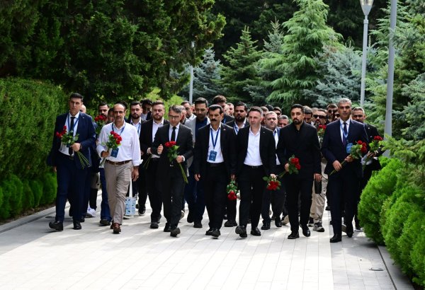 Türkiyə, Gürcüstan və İraqdakı azərbaycanlı din xadimləri Azərbaycanda səfərdədirlər (FOTO)