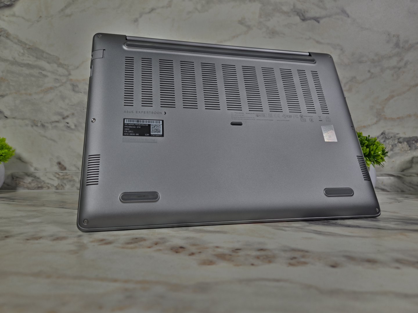 AMD Ryzen™️AI prosessorlu ağıllı noutbuk – Yeni “ASUS ExpertBook P5 G2”nin İCMALI (FOTO)