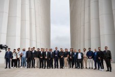 Türkiyə, Gürcüstan və İraqdan gələn din xadimləri Zəfər abidəsini ziyarət ediblər (FOTO)