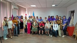 Tbilisidə kəlağayı sənətinin tarixinə həsr olunan kitab təqdim edilib (FOTO)