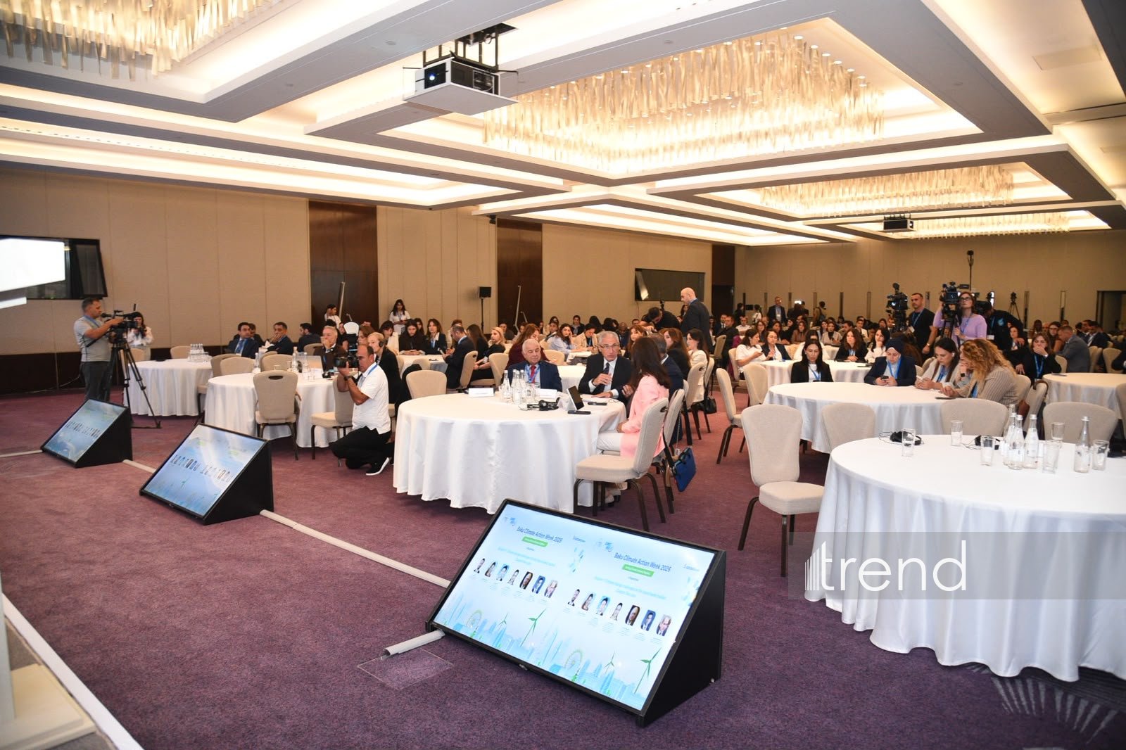 Bakıda Dördüncü İqlim Həftəsinin ikinci günü keçirilir (FOTO)