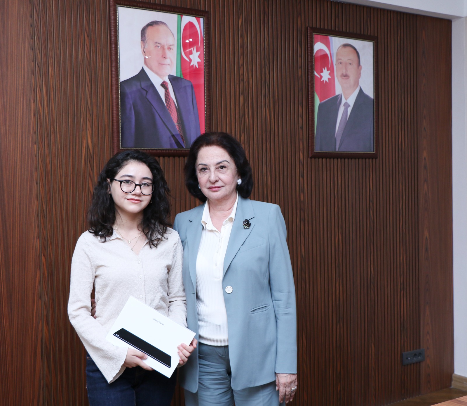 AzMİU rektoru universitetə yüksək balla qəbul olunan tələbələrlə görüşüb (FOTO)
