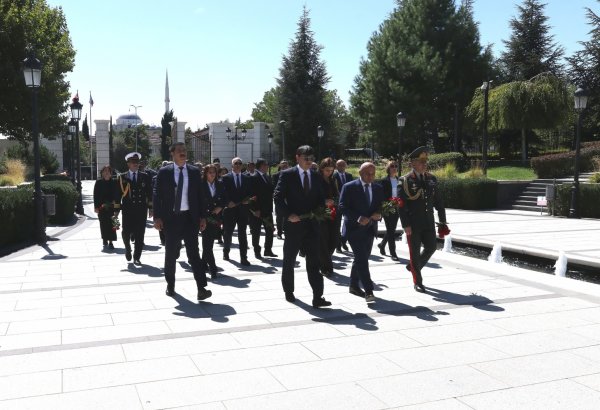 Ankarada Ulu Öndər Heydər Əliyev və Mustafa Kamal Atatürkün müqəddəs xatirəsi yad olunub (FOTO)