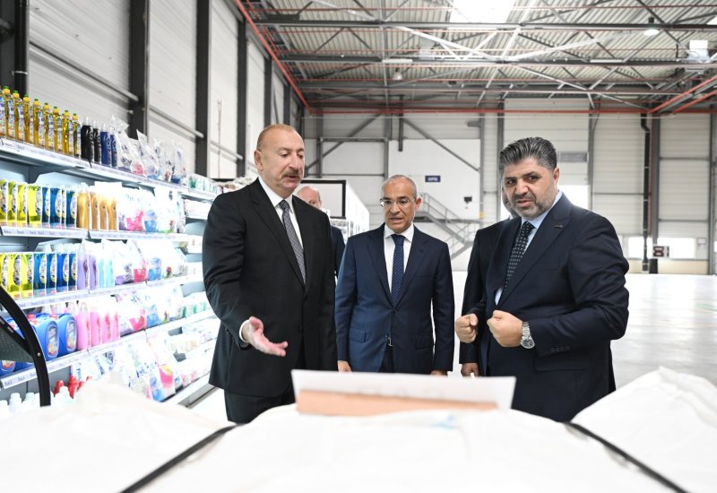 Prezident İlham Əliyev Qaradağ rayonunda kağız və gigiyenik məhsulların istehsalı müəssisəsinin açılışında iştirak edib (FOTO)