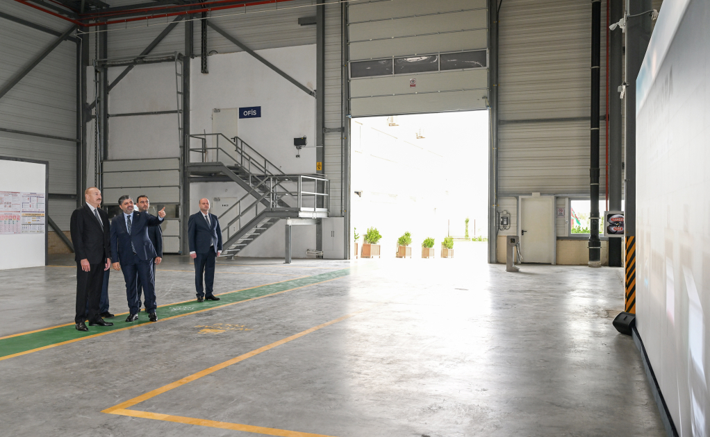 Prezident İlham Əliyev Qaradağ rayonunda kağız və gigiyenik məhsulların istehsalı müəssisəsinin açılışında iştirak edib (FOTO)