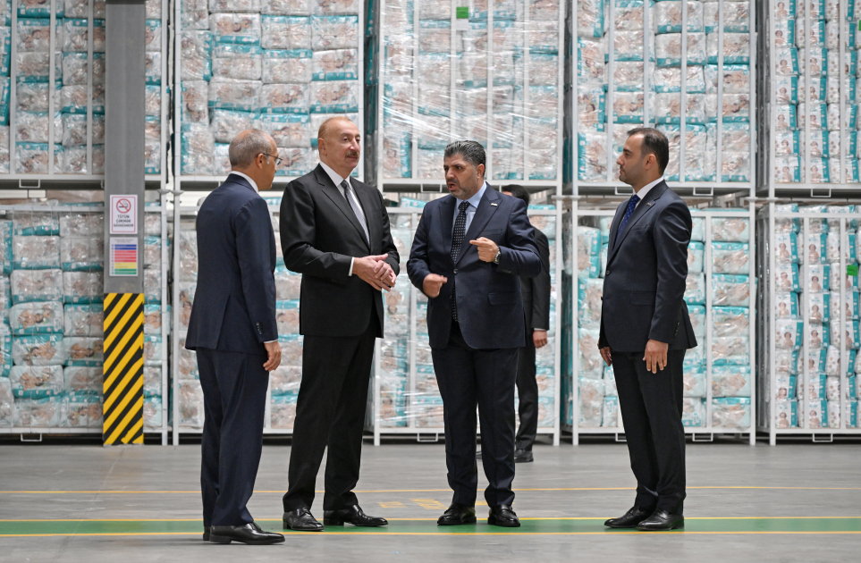 Prezident İlham Əliyev Qaradağ rayonunda kağız və gigiyenik məhsulların istehsalı müəssisəsinin açılışında iştirak edib (FOTO)