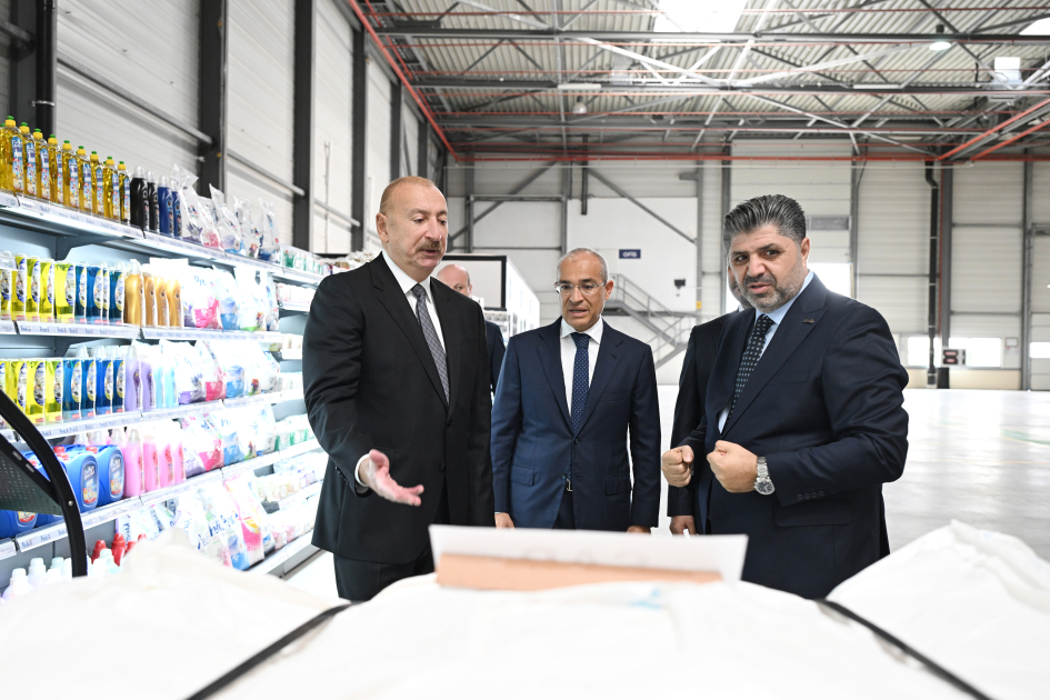 Prezident İlham Əliyev Qaradağ rayonunda kağız və gigiyenik məhsulların istehsalı müəssisəsinin açılışında iştirak edib (FOTO)
