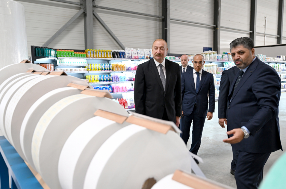 Prezident İlham Əliyev Qaradağ rayonunda kağız və gigiyenik məhsulların istehsalı müəssisəsinin açılışında iştirak edib (FOTO)