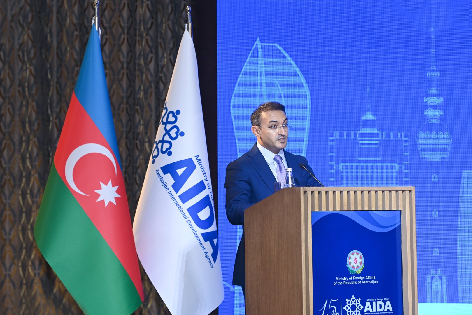 Azərbaycanın beynəlxalq yardımından 140-dan çox ölkə faydalanıb - Bayramov