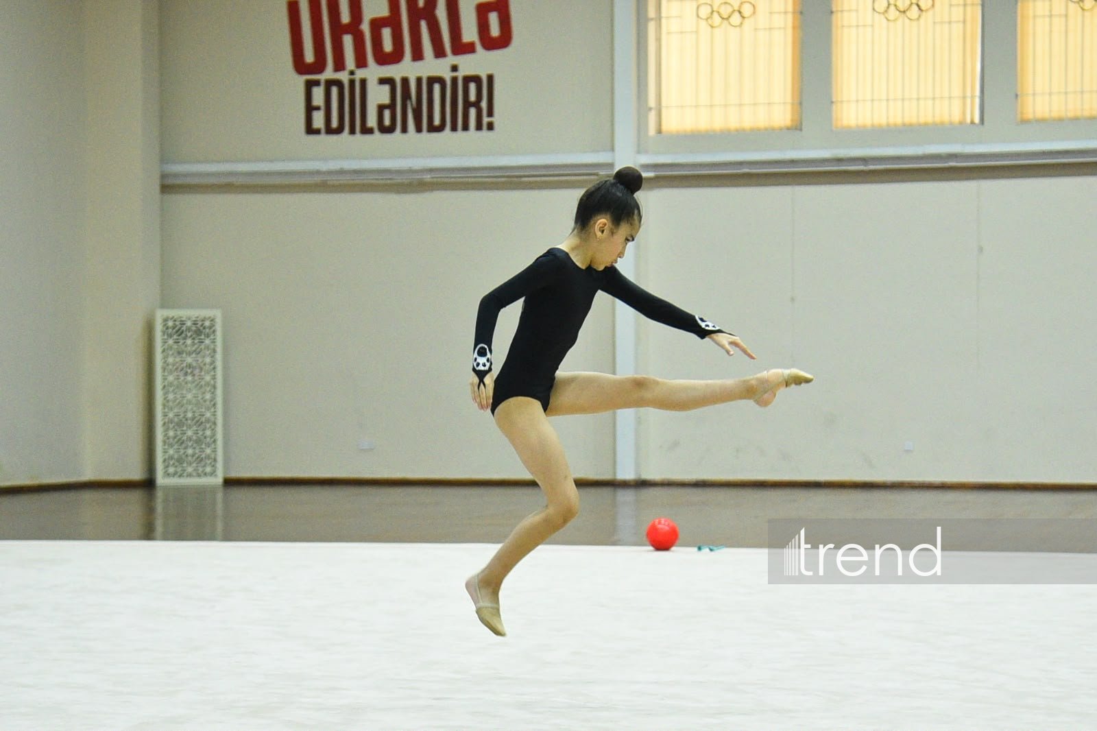 Bədii gimnastika üzrə 31-ci Bakı birinciliyinə start verilib (FOTO)