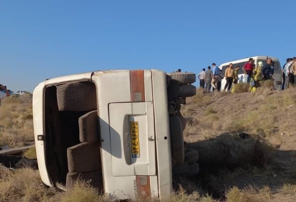 İranda avtobus mikroavtobusla toqquşub, ölən və yaralananlar var