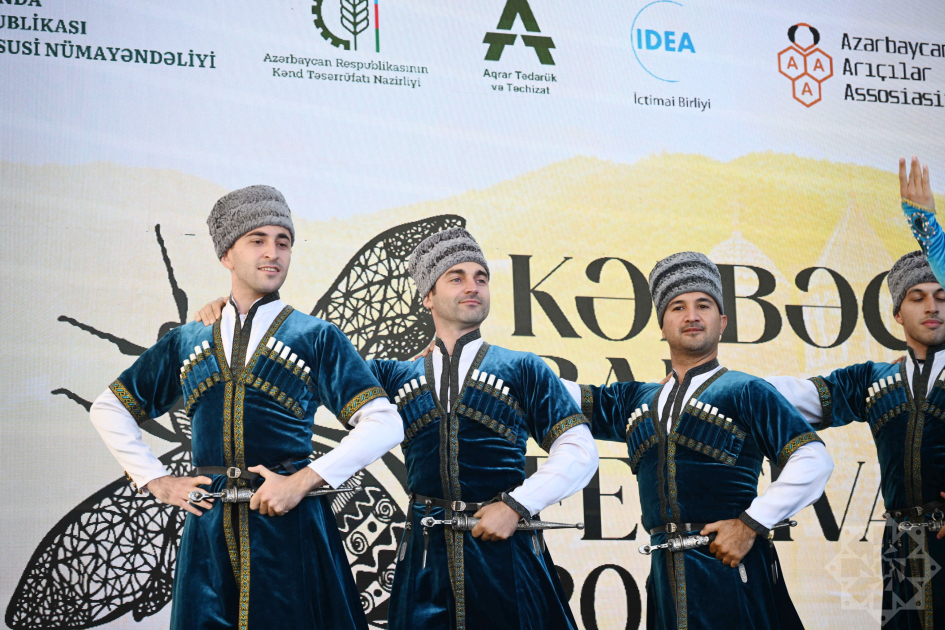Kəlbəcərdə növbəti Bal Festivalı keçirilib (FOTO)