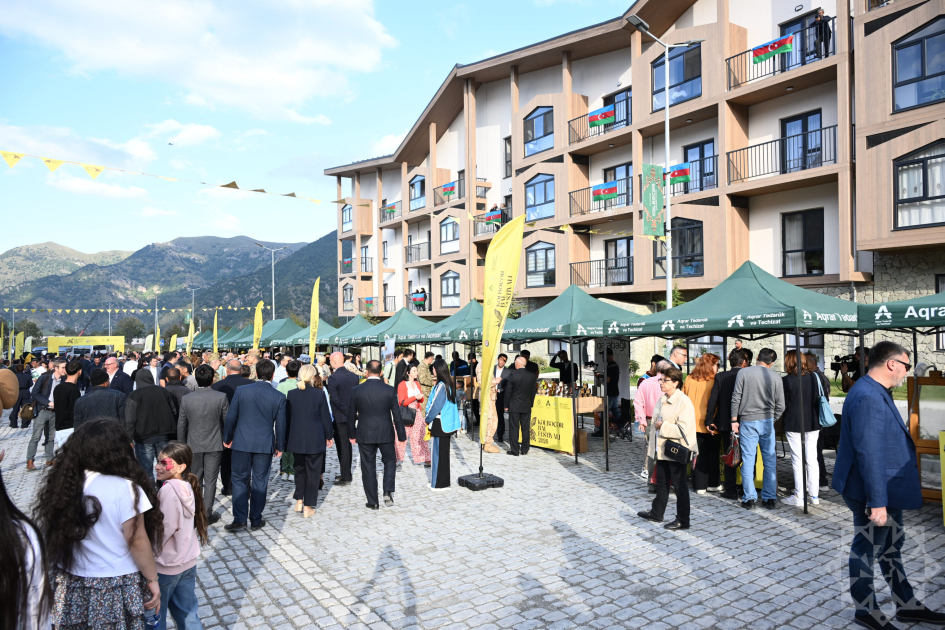 Kəlbəcərdə növbəti Bal Festivalı keçirilib (FOTO)