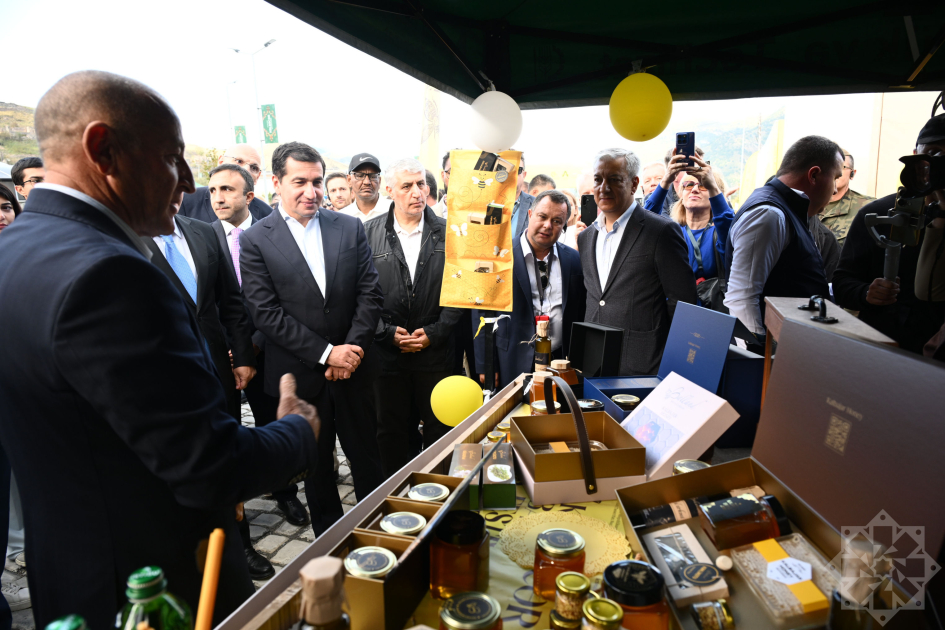 Kəlbəcərdə növbəti Bal Festivalı keçirilib (FOTO)
