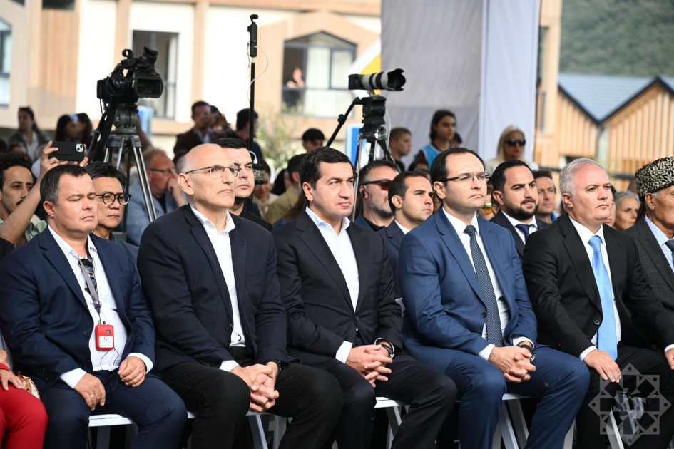 Kəlbəcərdə növbəti Bal Festivalı keçirilib (FOTO)