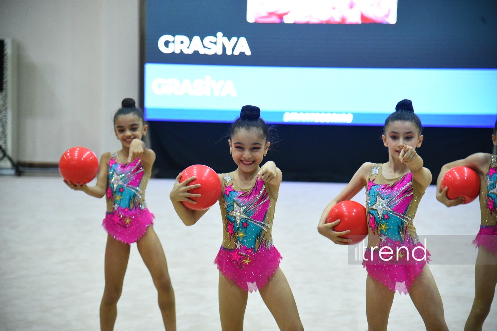 Bədii gimnastların zəriflik şousu başa çatdı (FOTO)