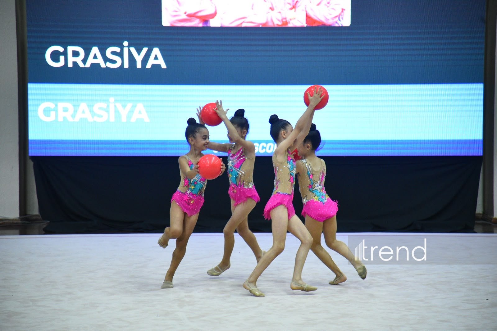 Bədii gimnastların zəriflik şousu başa çatdı (FOTO)