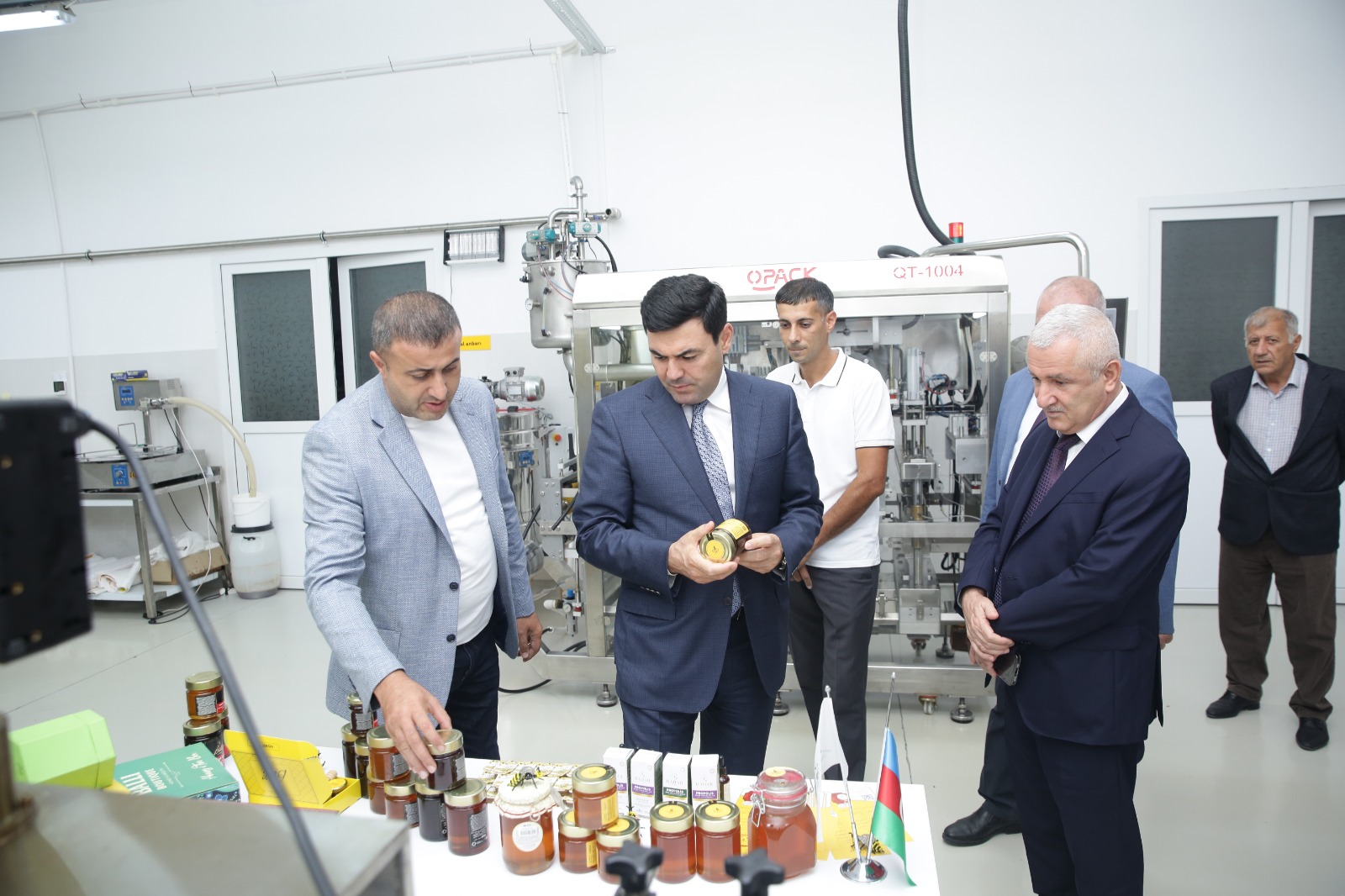Xaçmaz rayonunda arıçılıq və bal emalı sahəsinin inkişafı diqqət mərkəzindədir (FOTO)