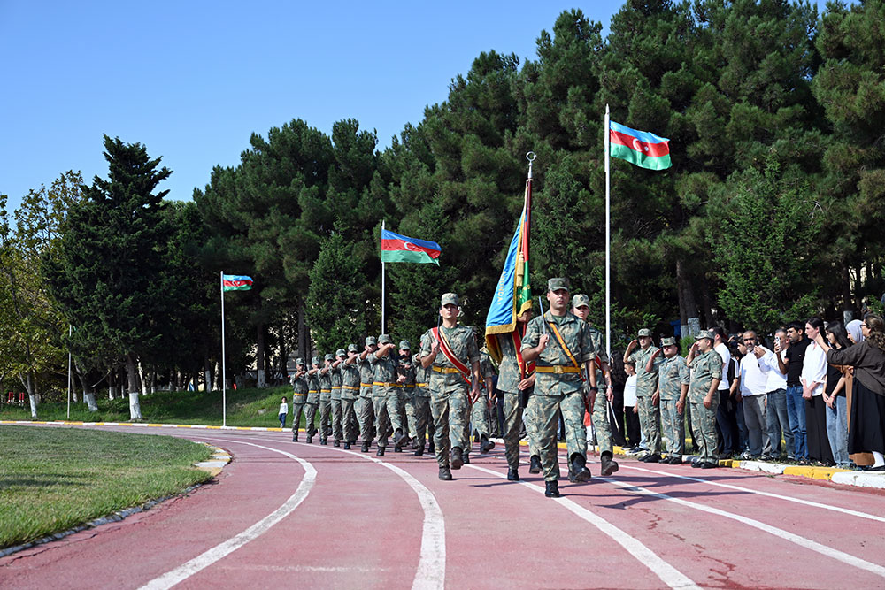Heydər Əliyev adına Hərbi İnstitutda andiçmə mərasimi keçirilib (FOTO/VİDEO)