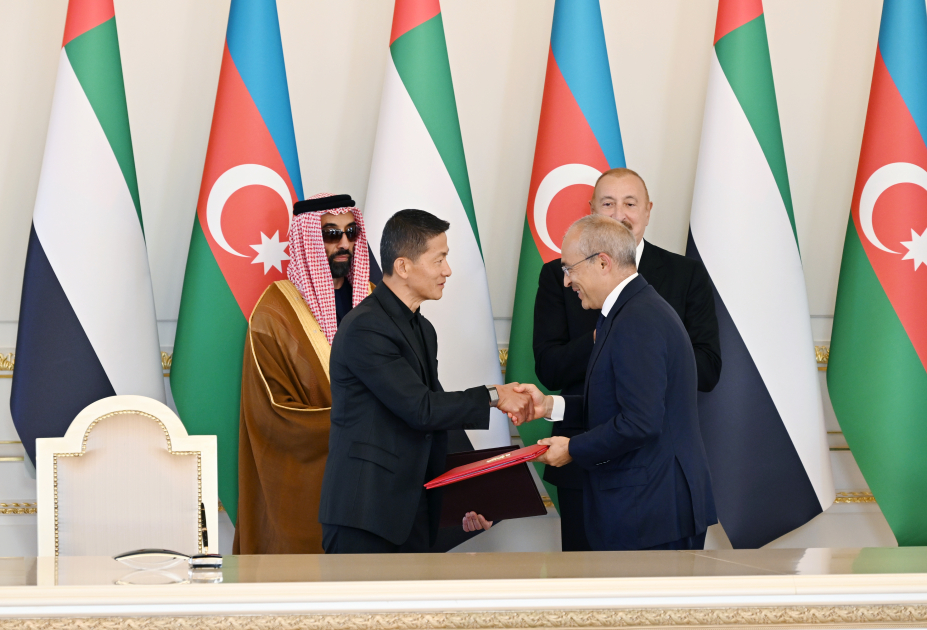 Prezident İlham Əliyev Birləşmiş Ərəb Əmirliklərinin milli təhlükəsizlik müşavirini qəbul edib (FOTO)