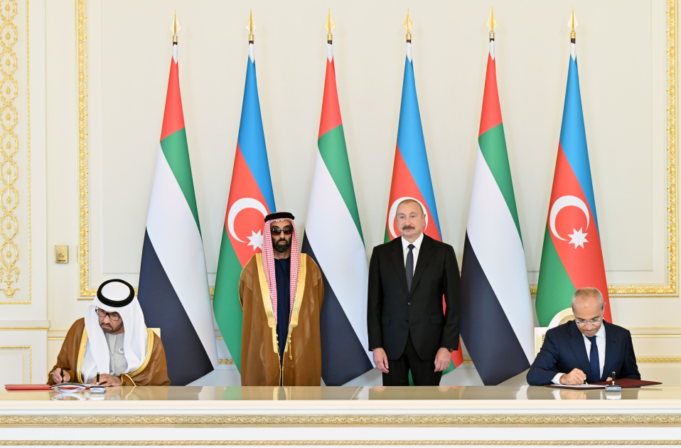 Prezident İlham Əliyev Birləşmiş Ərəb Əmirliklərinin milli təhlükəsizlik müşavirini qəbul edib (FOTO)