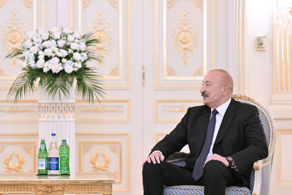 Prezident İlham Əliyev Birləşmiş Ərəb Əmirliklərinin milli təhlükəsizlik müşavirini qəbul edib (FOTO)