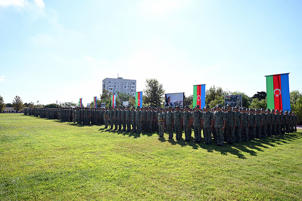 Heydər Əliyev adına Hərbi İnstitutda andiçmə mərasimi keçirilib (FOTO/VİDEO)
