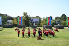 Heydər Əliyev adına Hərbi İnstitutda andiçmə mərasimi keçirilib (FOTO/VİDEO)
