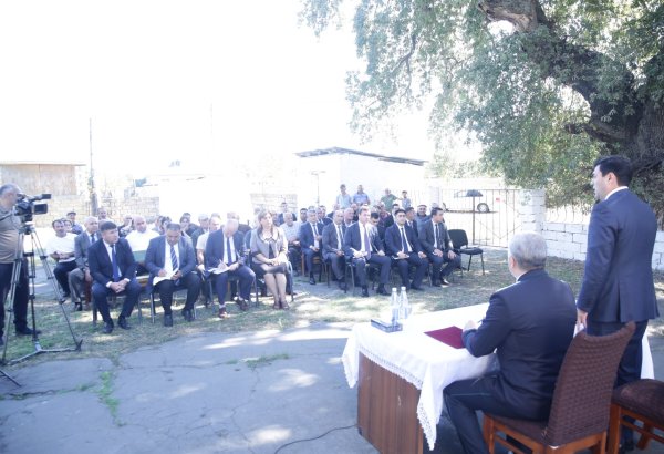 Xaçmazın Ləcət kəndində növbəti səyyar qəbul keçirilib (FOTO)