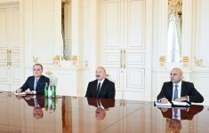 Prezident İlham Əliyev Türkiyənin xarici işlər nazirini qəbul edib (FOTO)