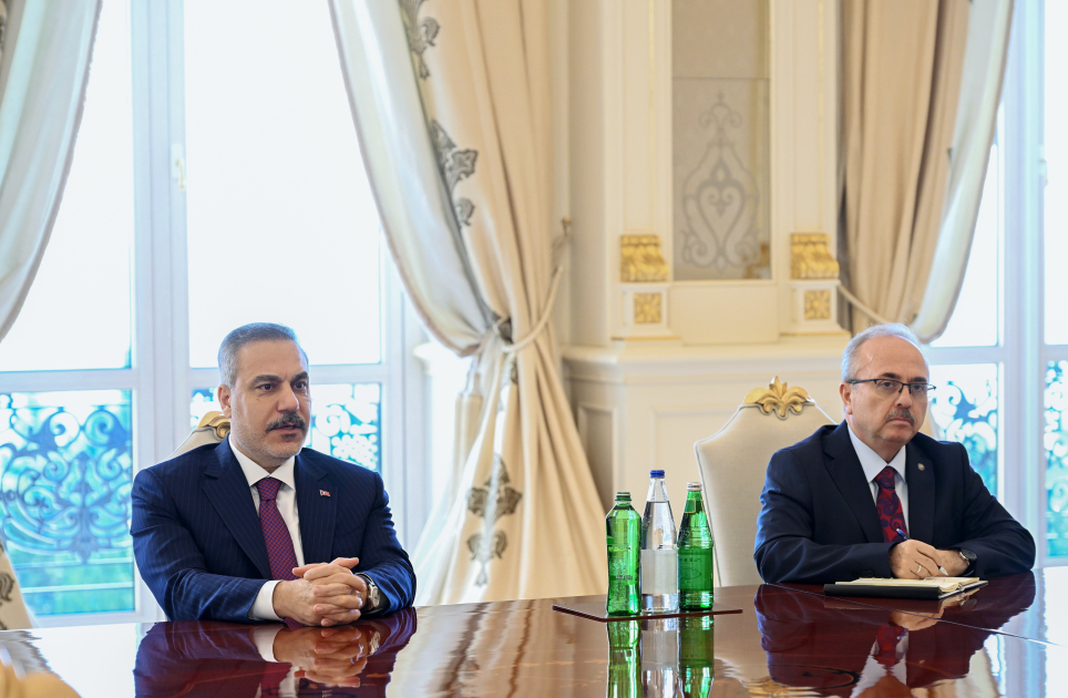 Prezident İlham Əliyev Türkiyənin xarici işlər nazirini qəbul edib (FOTO)