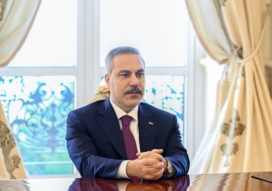 Prezident İlham Əliyev Türkiyənin xarici işlər nazirini qəbul edib (FOTO)