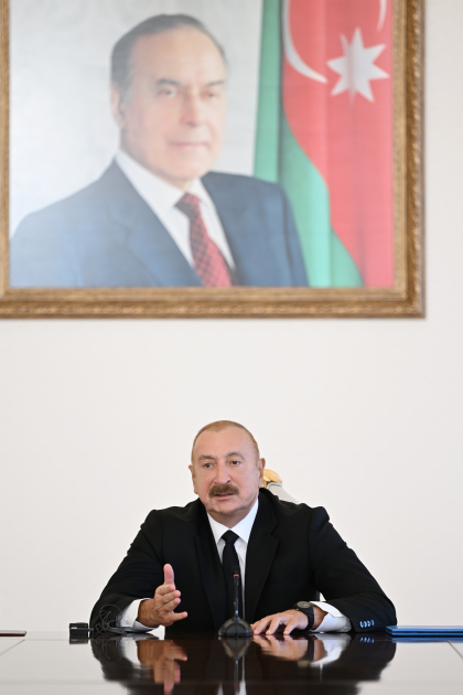 Prezident İlham Əliyev Bakıda keçirilən beynəlxalq konfransların iştirakçılarını qəbul edib (FOTO/VİDEO)