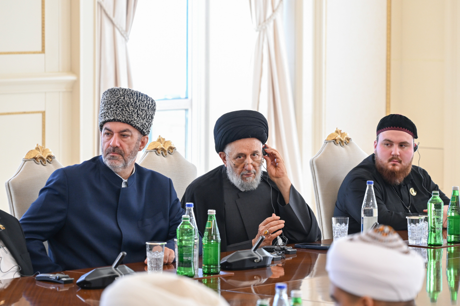 Prezident İlham Əliyev Bakıda keçirilən beynəlxalq konfransların iştirakçılarını qəbul edib (FOTO/VİDEO)