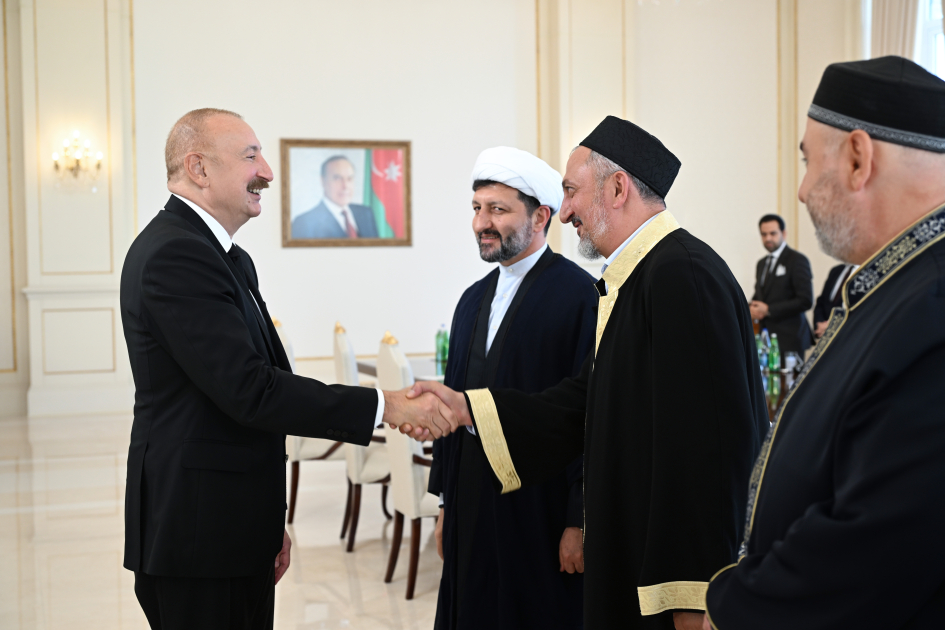Prezident İlham Əliyev Bakıda keçirilən beynəlxalq konfransların iştirakçılarını qəbul edib (FOTO/VİDEO)
