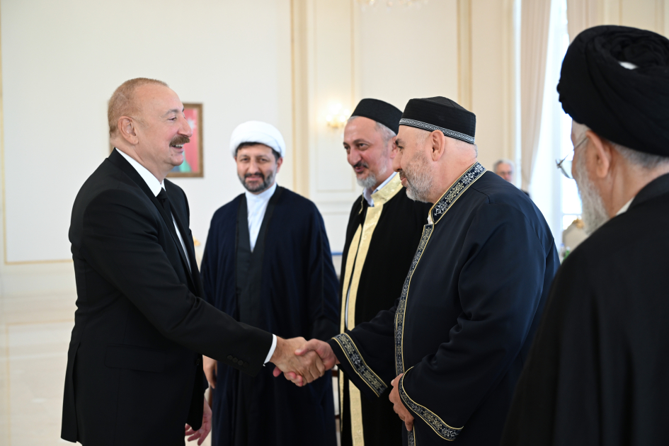 Prezident İlham Əliyev Bakıda keçirilən beynəlxalq konfransların iştirakçılarını qəbul edib (FOTO/VİDEO)