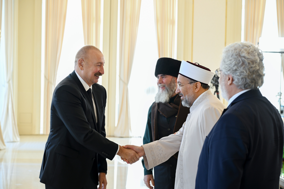 Prezident İlham Əliyev Bakıda keçirilən beynəlxalq konfransların iştirakçılarını qəbul edib (FOTO/VİDEO)