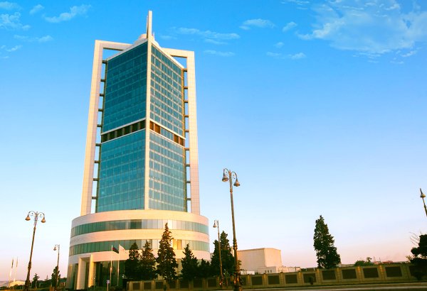 Dövlət Neft Fondundan dövlət büdcəsinə transfertlər 4 il ərzində 3,5 milyard manat azalacaq