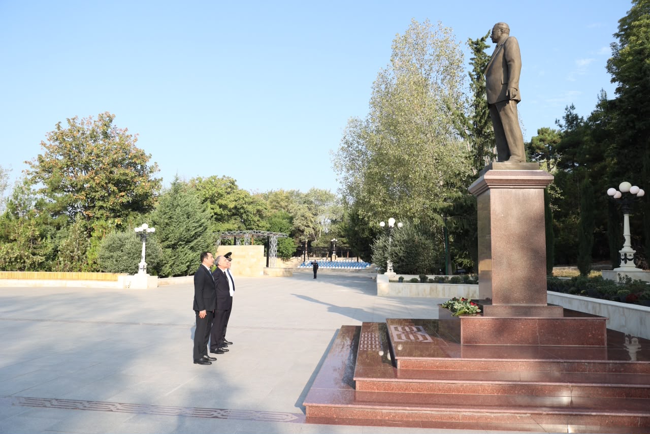 Baş prokuror Şamaxı rayonunda vətəndaşları qəbul edib (FOTO)