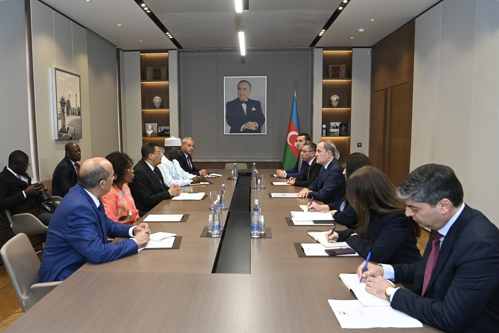 Ceyhun Bayramov Pan-Afrika Parlamentinin prezidenti ilə Azərbaycan-Afrika əlaqələrinin inkişafını müzakirə edib (FOTO)