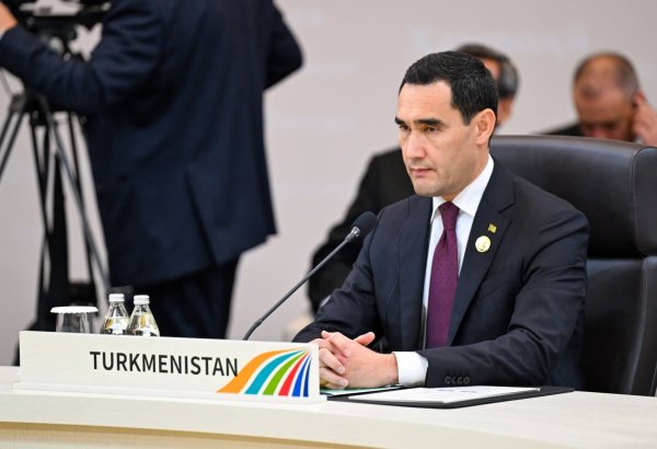 Azərbaycanın və Mərkəzi Asiya ölkələrinin beynəlxalq nəqliyyatda rolu durmadan artır - Sərdar Berdiməhəmmədov