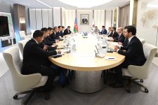 SOCAR və Özbəkistan "Üstyurt" investisiya bloklarında layihələrin həyata keçirilməsini müzakirə edib (FOTO)