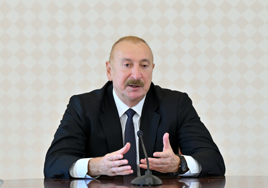 Prezident İlham Əliyev TDT-yə üzv ölkələrin təhlükəsizlik üzrə rəhbər şəxslərini qəbul edib (FOTO)