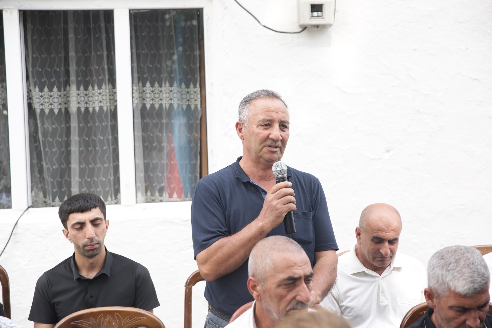 Xaçmaz Rayon İcra Hakimiyyətinin başçısı Elnur Rzayev Ağyazı Buduq kəndində sakinlərlə görüşüb (FOTO)